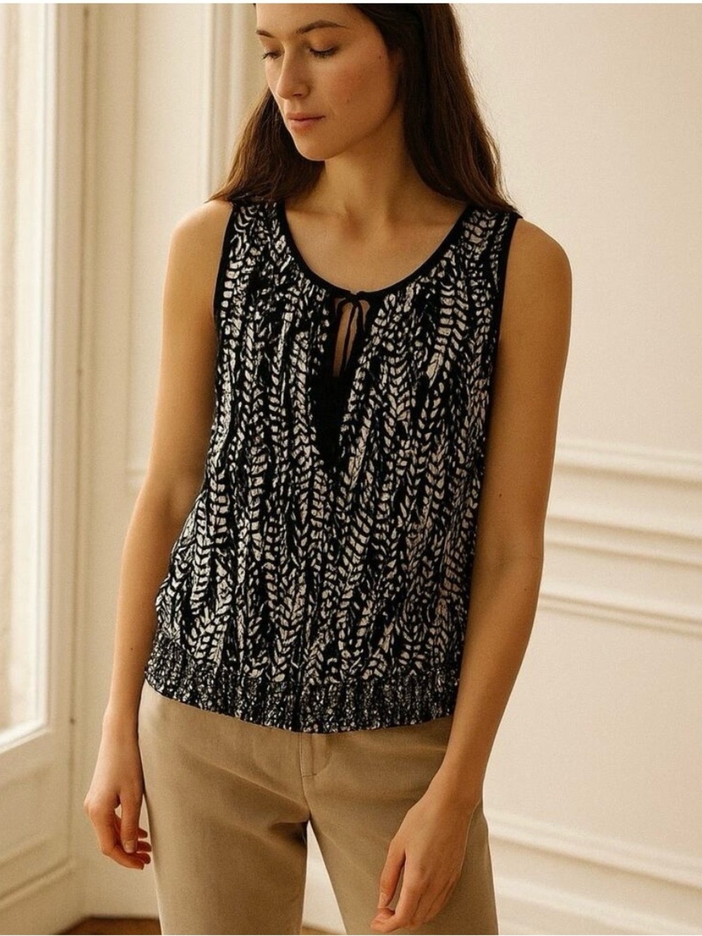 White House Black Market Black/White/Blue Patterned Sleeveless Tassel Tie Top